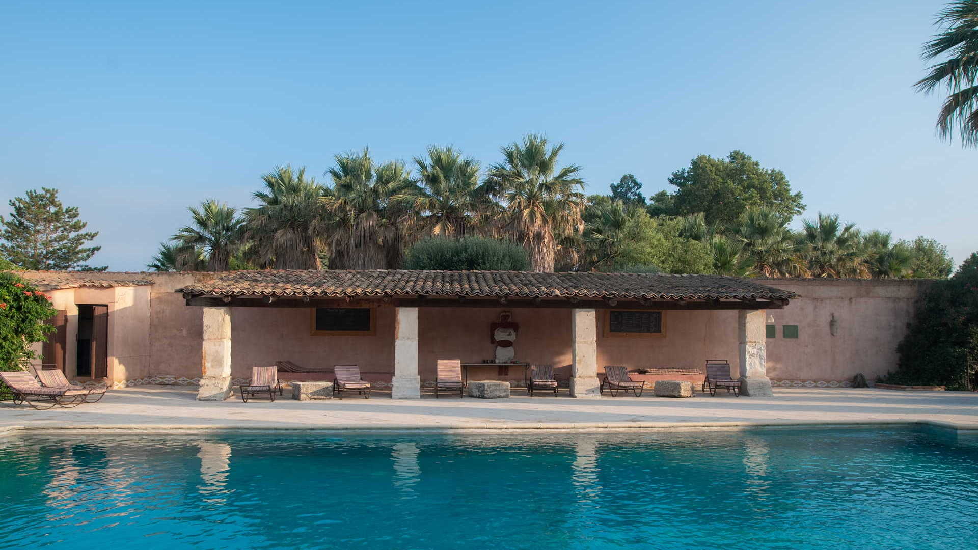 Côte piscine - hotel 4 étoiles nimes - Domaine des Clos